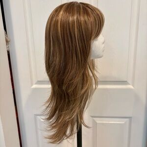 Long Layered Medium Brown Synthetic Wig with Blonde Highlights! Set part. Bang